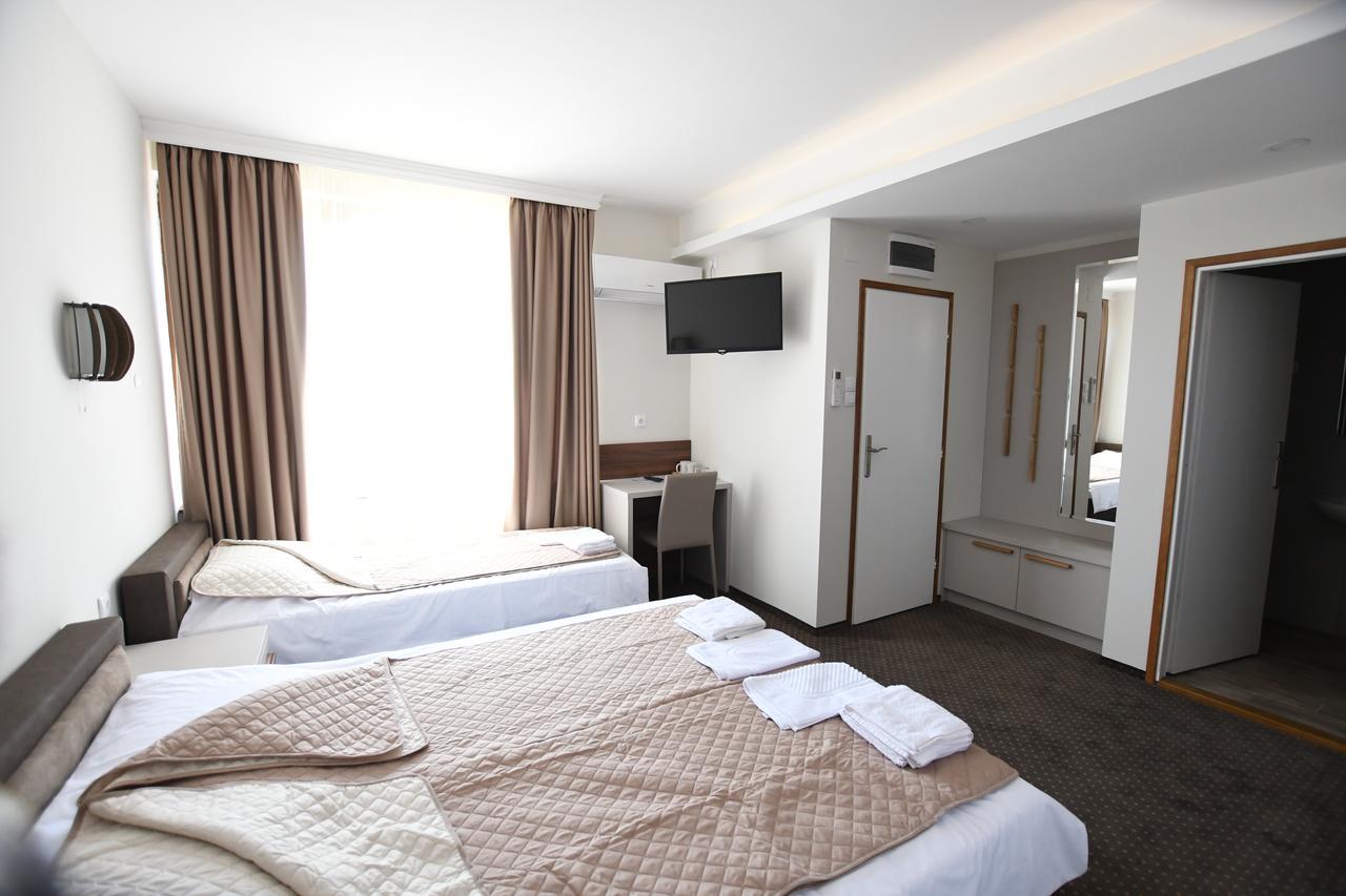 Atrijum Apartments And Rooms Kladovo Exteriör bild